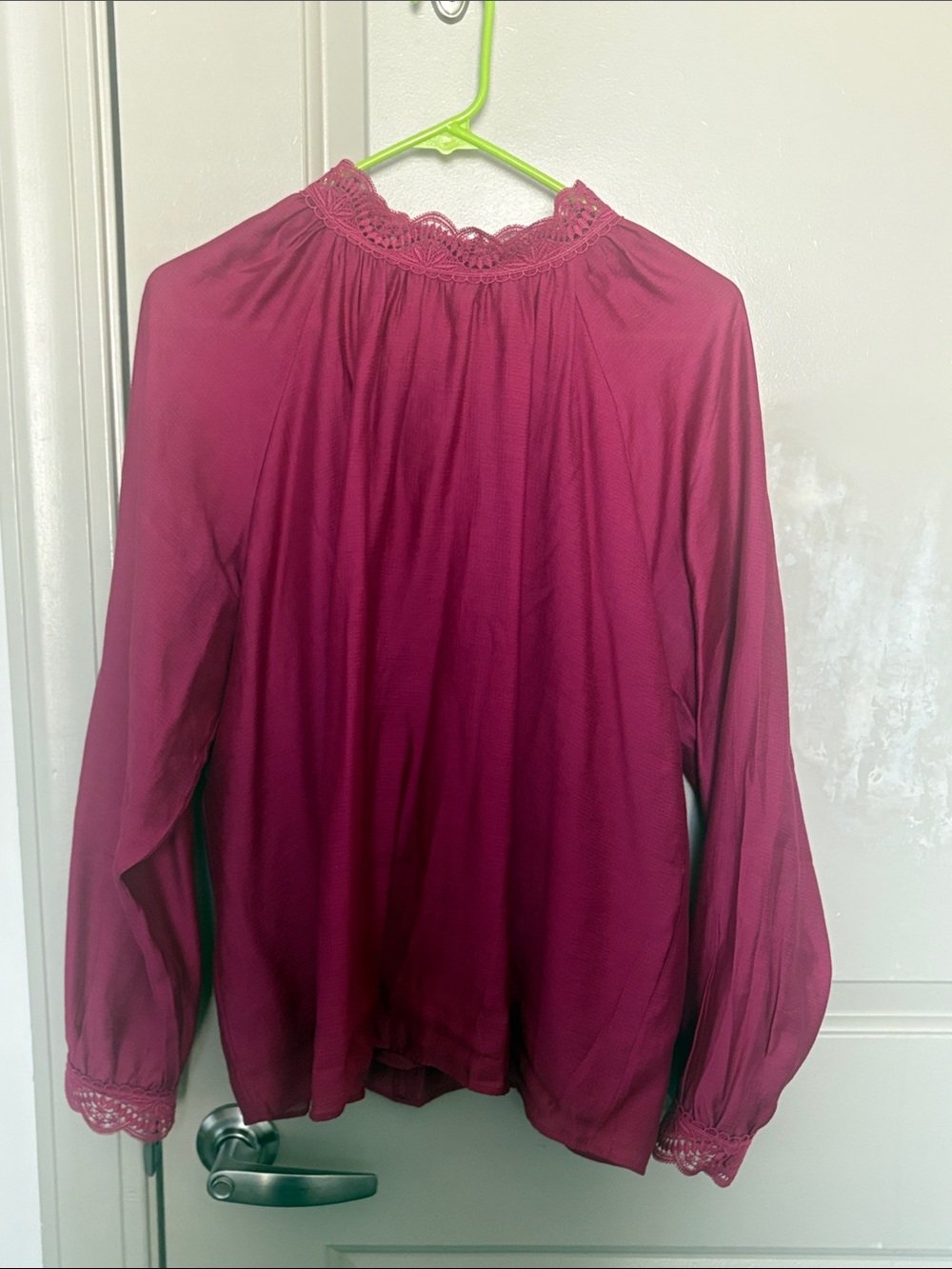 Ann Taylor, pink blouse with lace detail size PXL